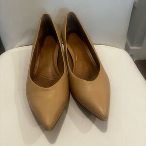 Vionic Tan Pointed-Toe Heels